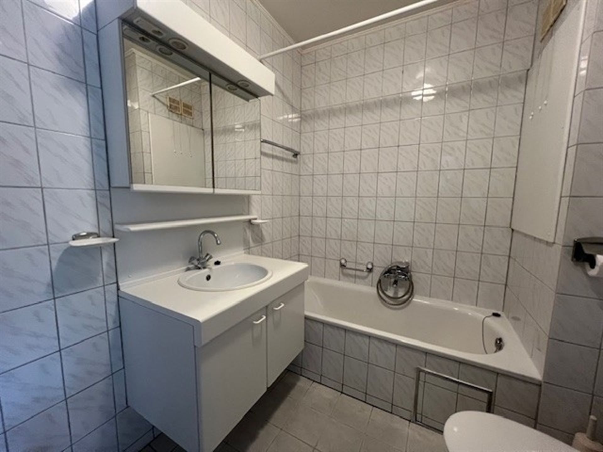 Charmant appartement met terras en garage! foto 7