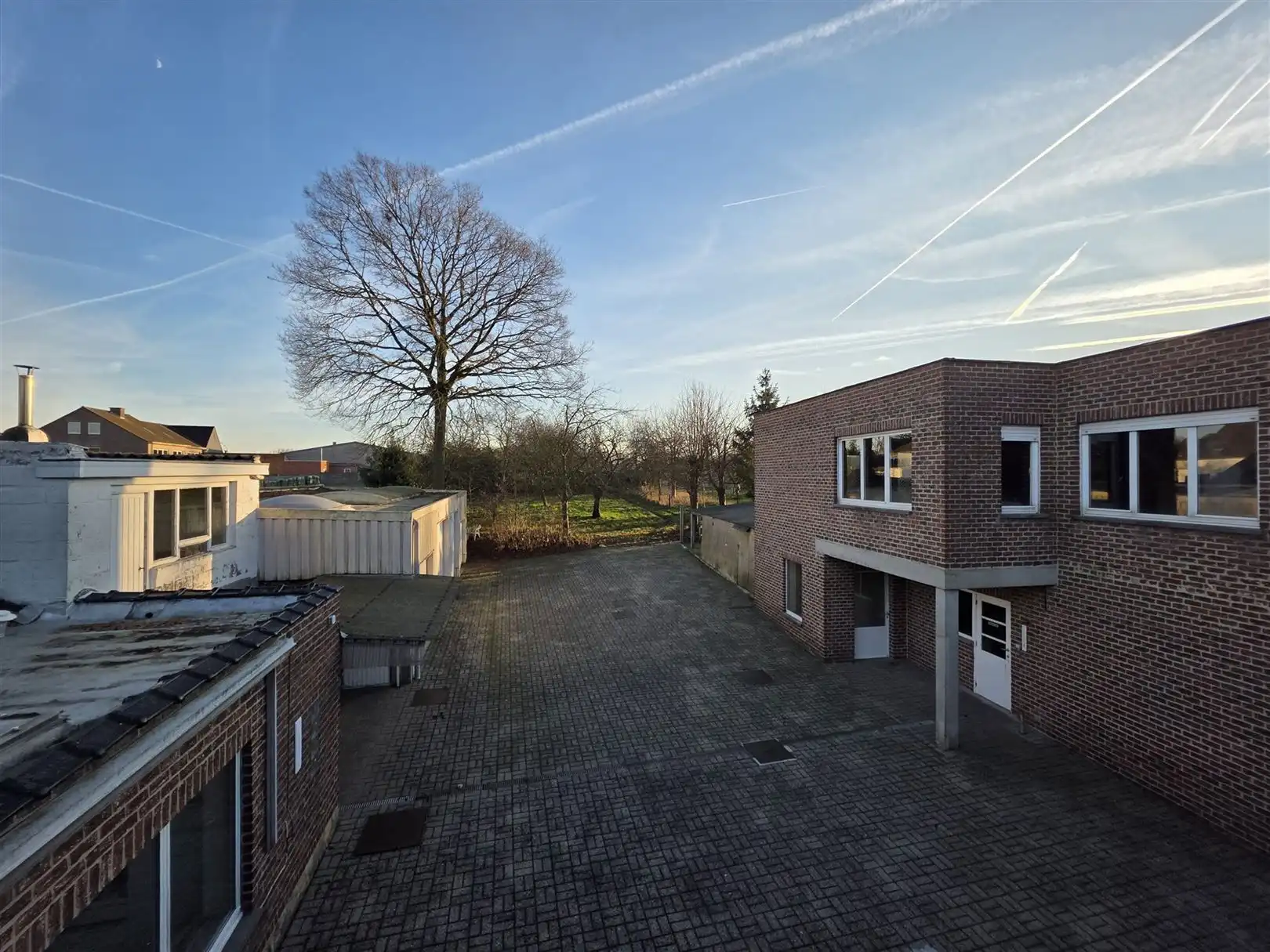 Zeer ruime woning + loods/atelier op 21 are 50 ca foto 35