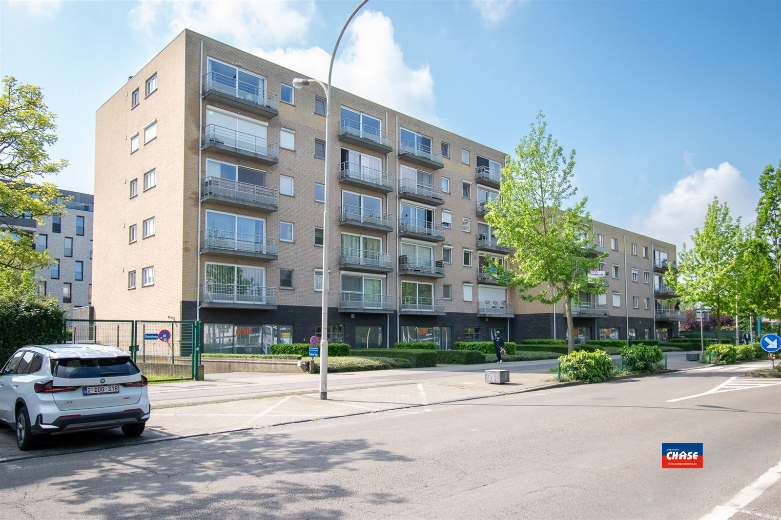 Appartement met 2 slaapkamers, terras en autostaanplaats foto 1