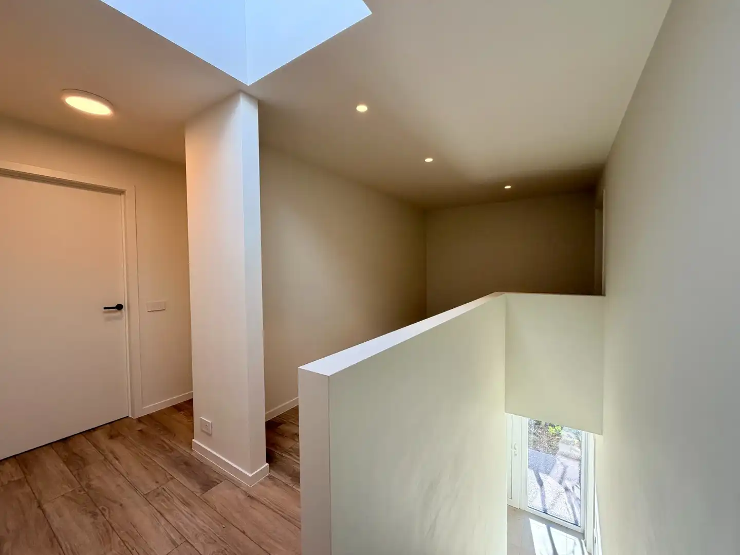 Halfopen nieuwbouwwoning op ruim perceel te centrum Tielt! foto 7