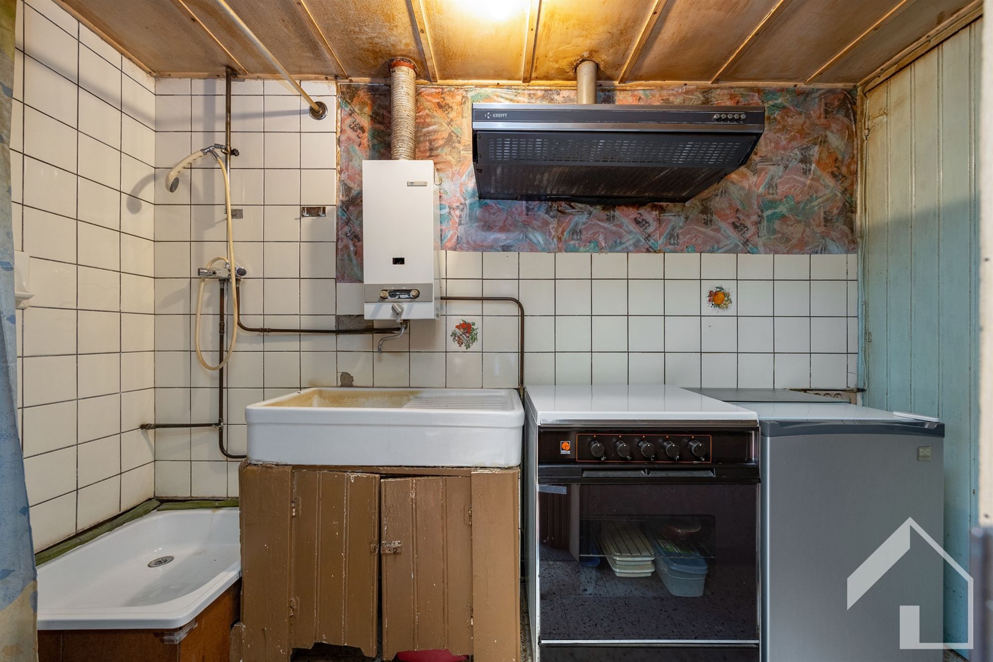 Te renoveren woning in een rustige wijk foto 9
