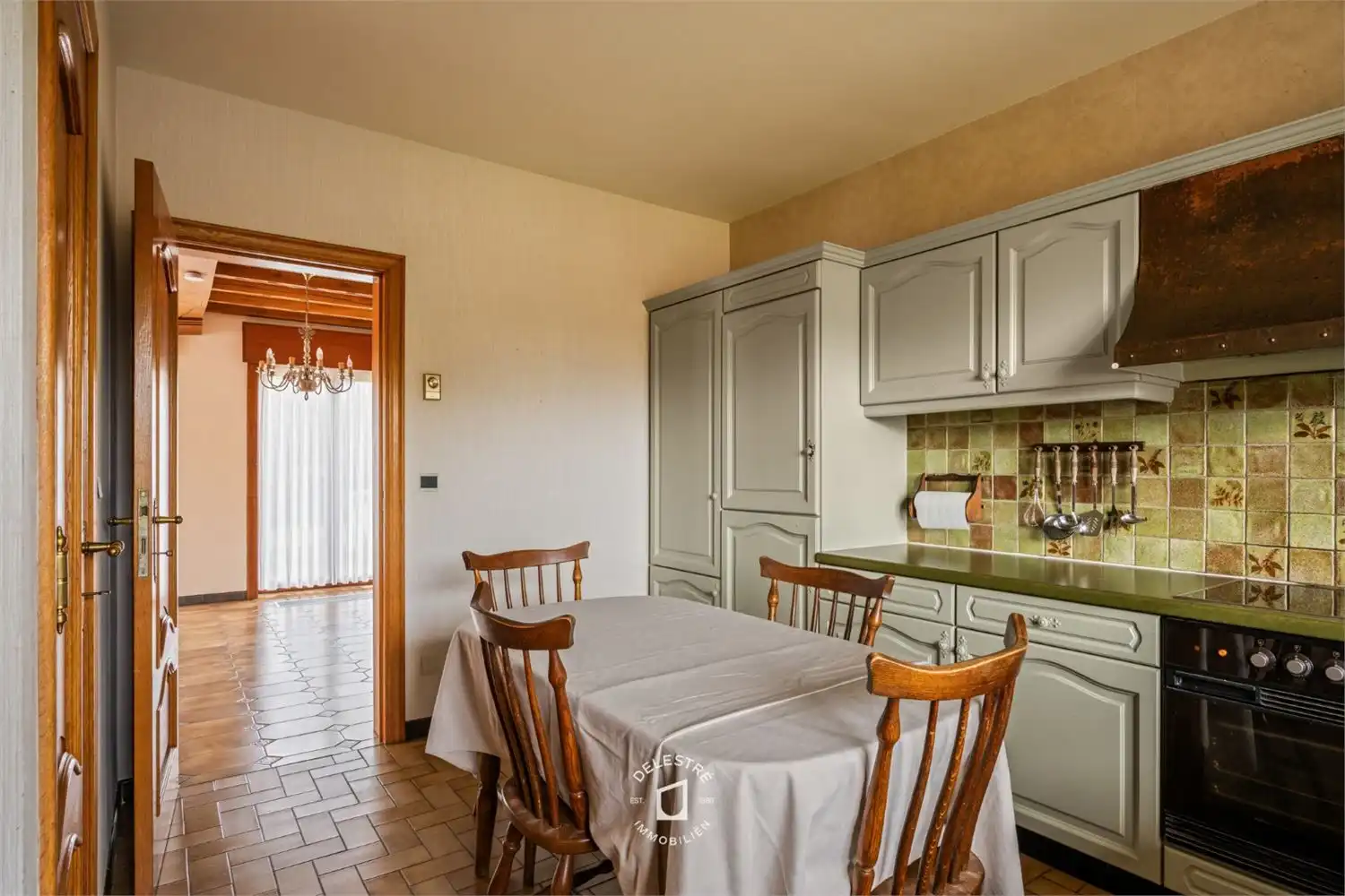 RUSTIG GELEGEN HALFOPEN MET TUIN EN GARAGE foto 12