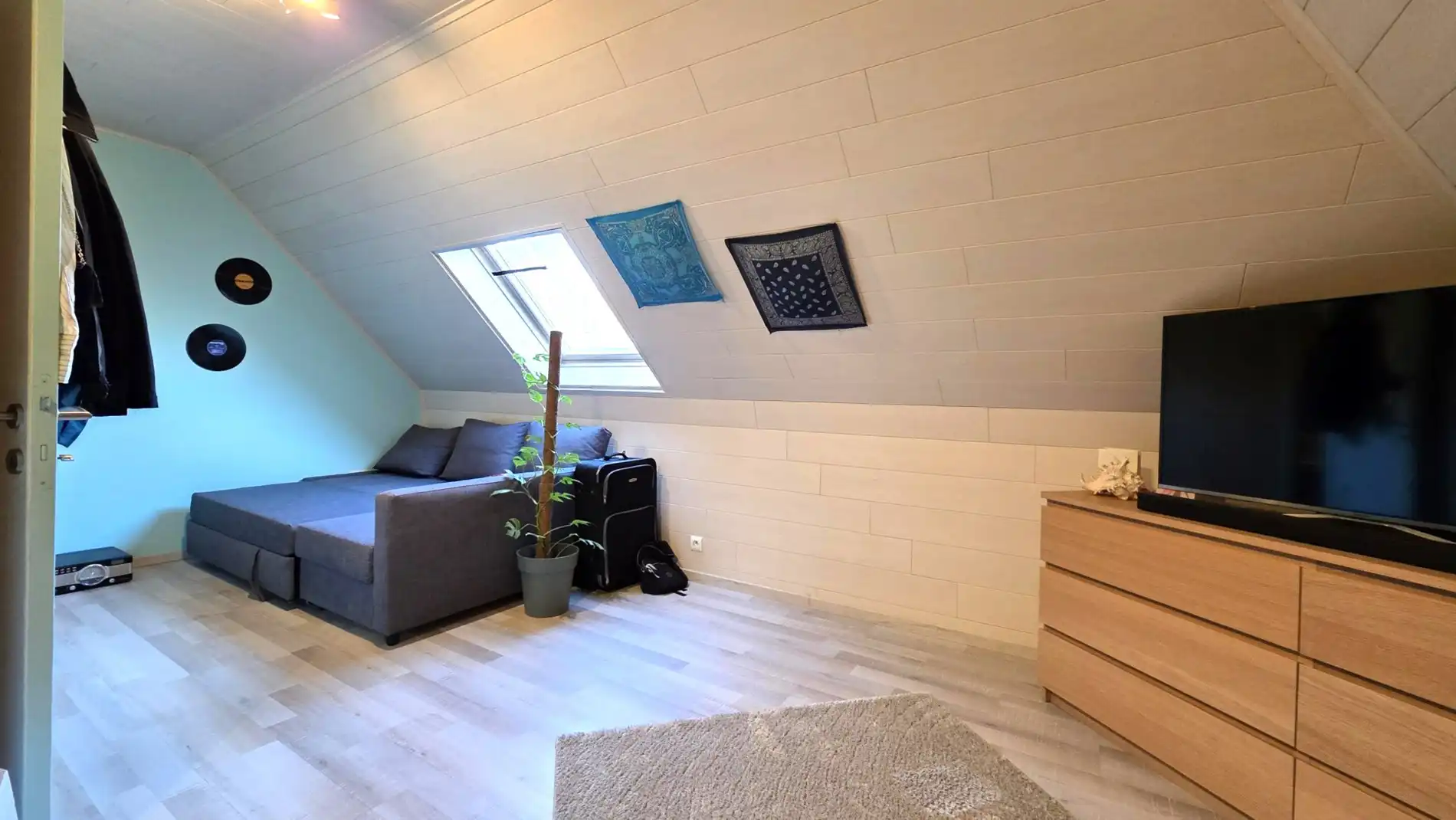 EPC A woning met 4 slpk, tuin en carport foto 16