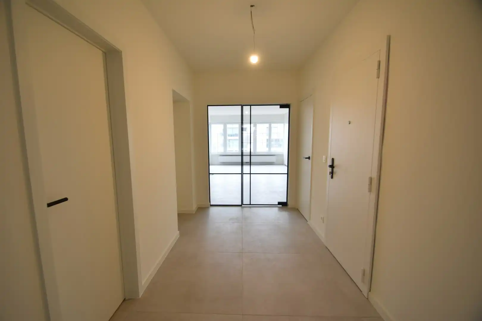 Totaal gerenoveerd appartement in centrum Tongeren foto 9