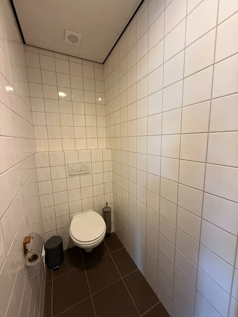 Volledig ingerichte & instapklare kantoorruimte op toplocatie in Achel! foto 22