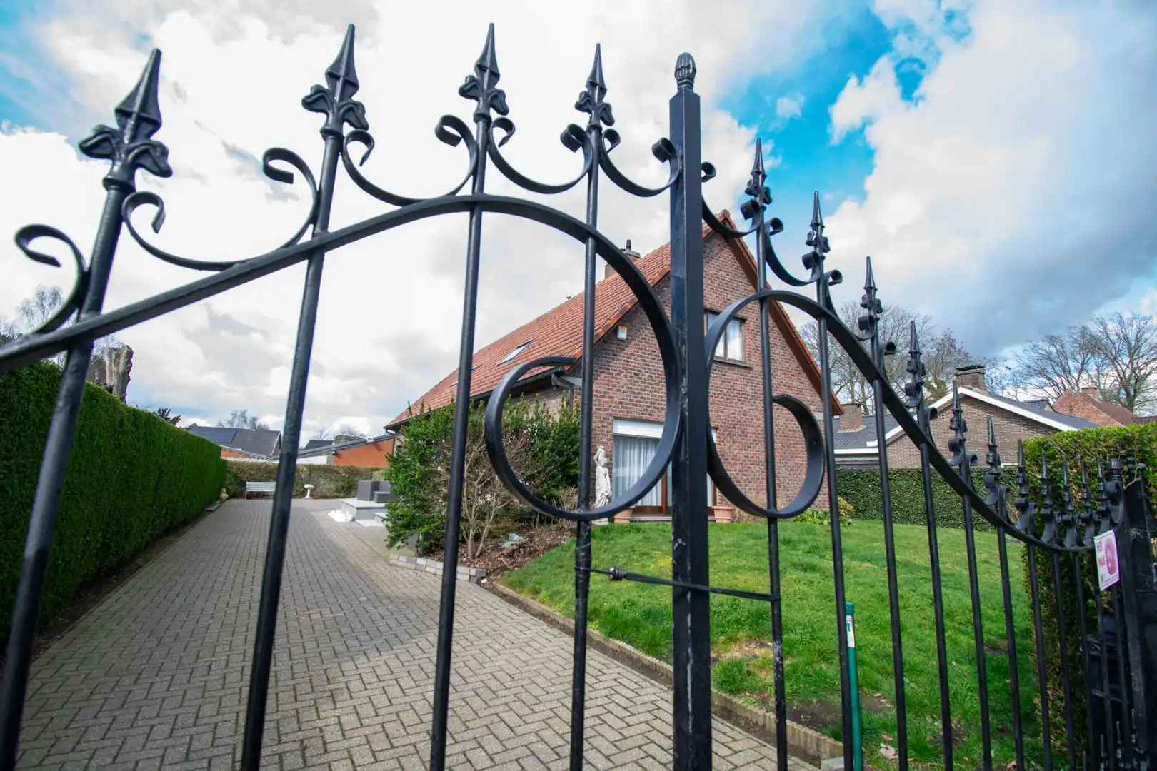 Prachtige open villa te koop in Destelbergen - Ruimtelijke 356 m² woning met een groot perceel van 620 m² en volop mogelijkheden! foto 2