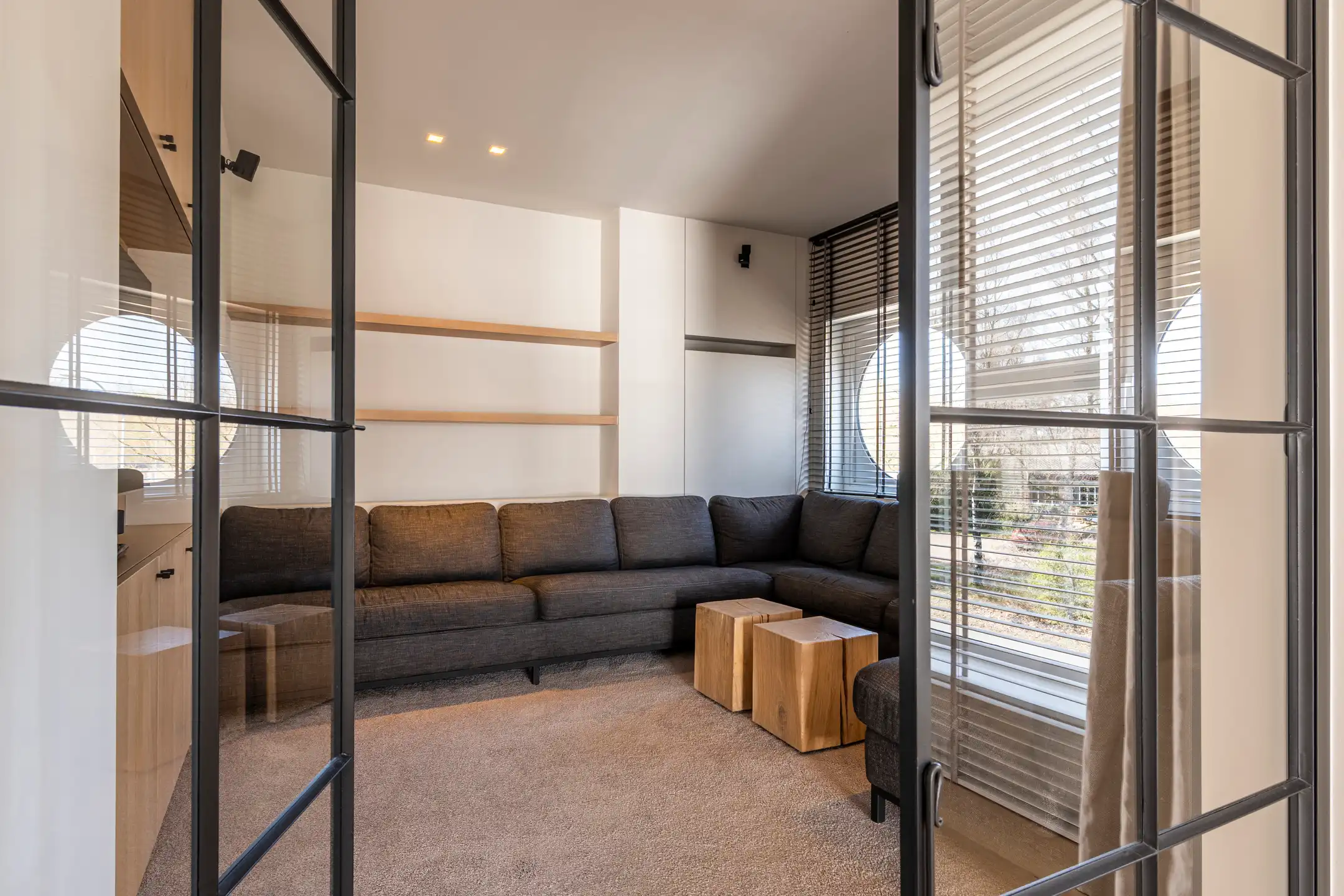 Luxueus 3 slpk appartement met onderliggende handelsruimte foto 2