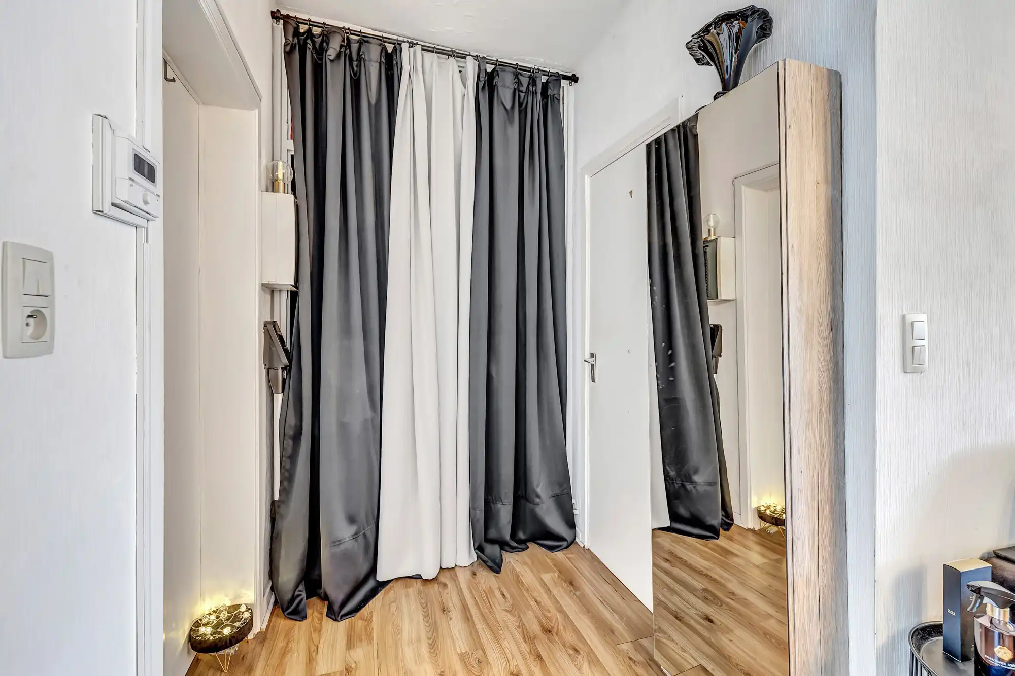Handelgelijkvloers met app op gunstige locatie te koop foto 20