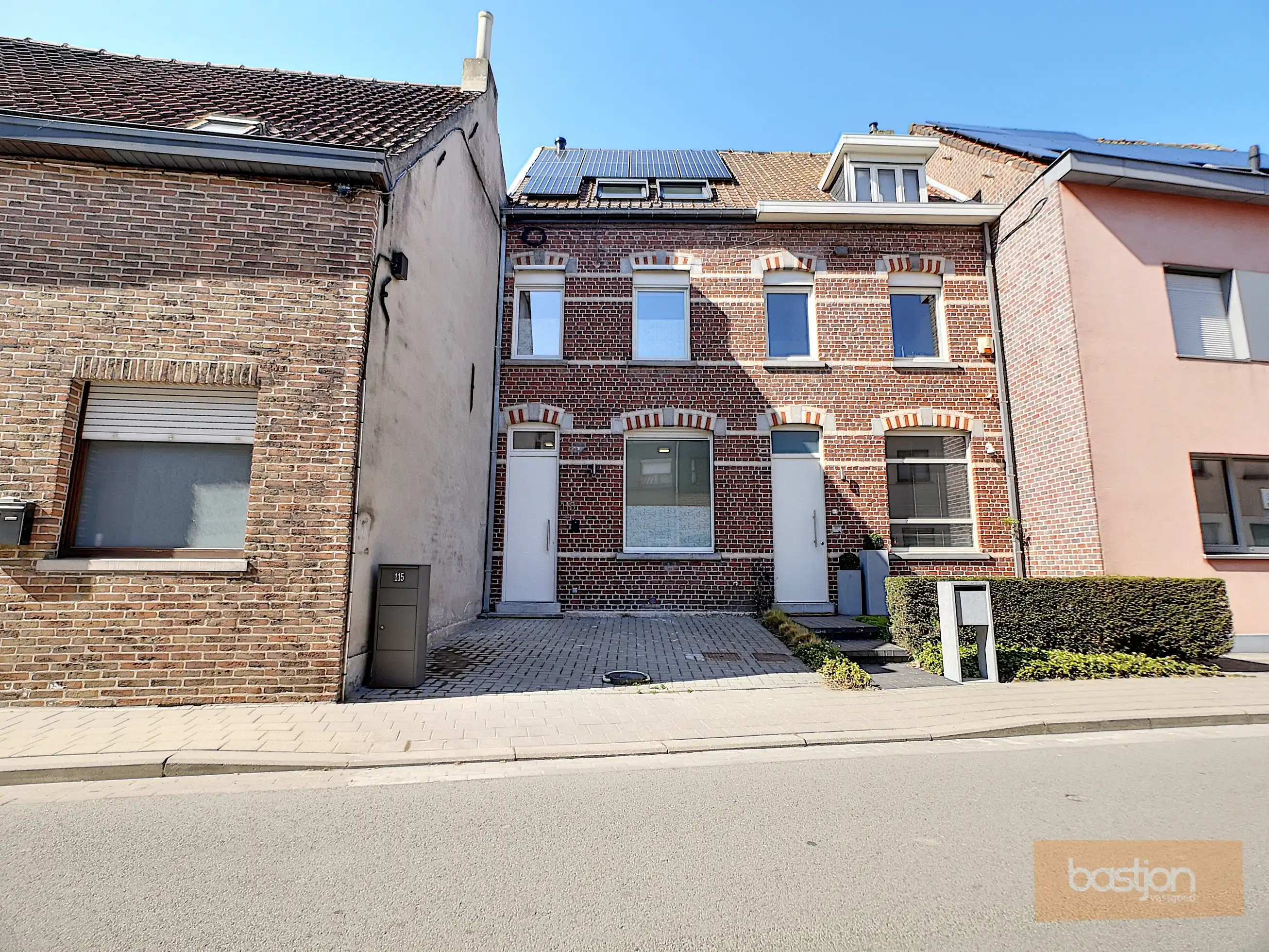 Energiezuinige woning voorzien van alle comfort. foto {{pictureIndex}}