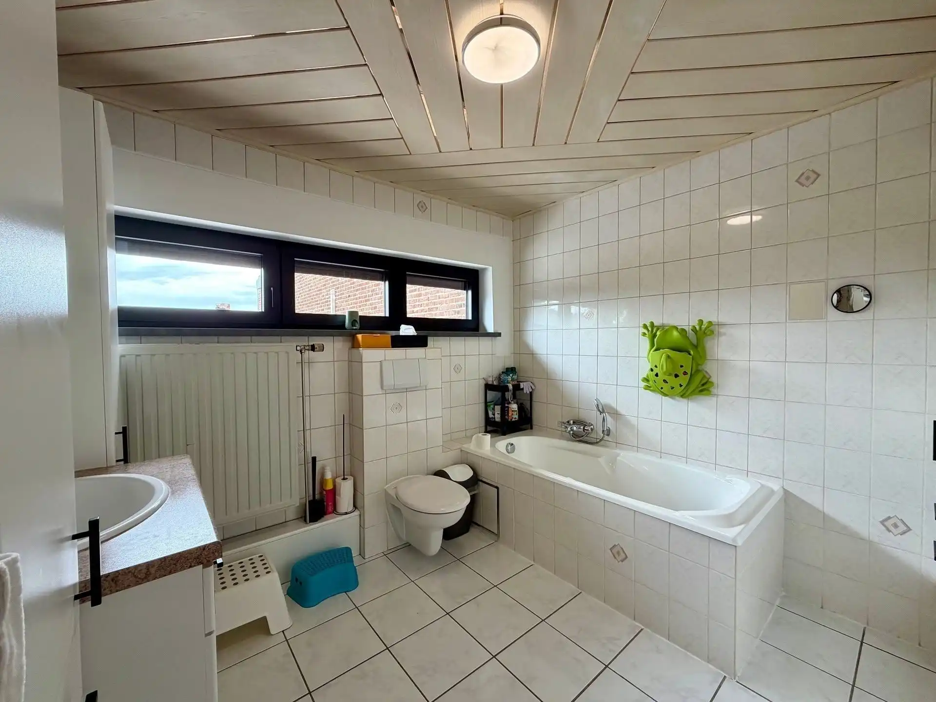 Ruime gezinswoning met 4 slaapkamers! foto 20