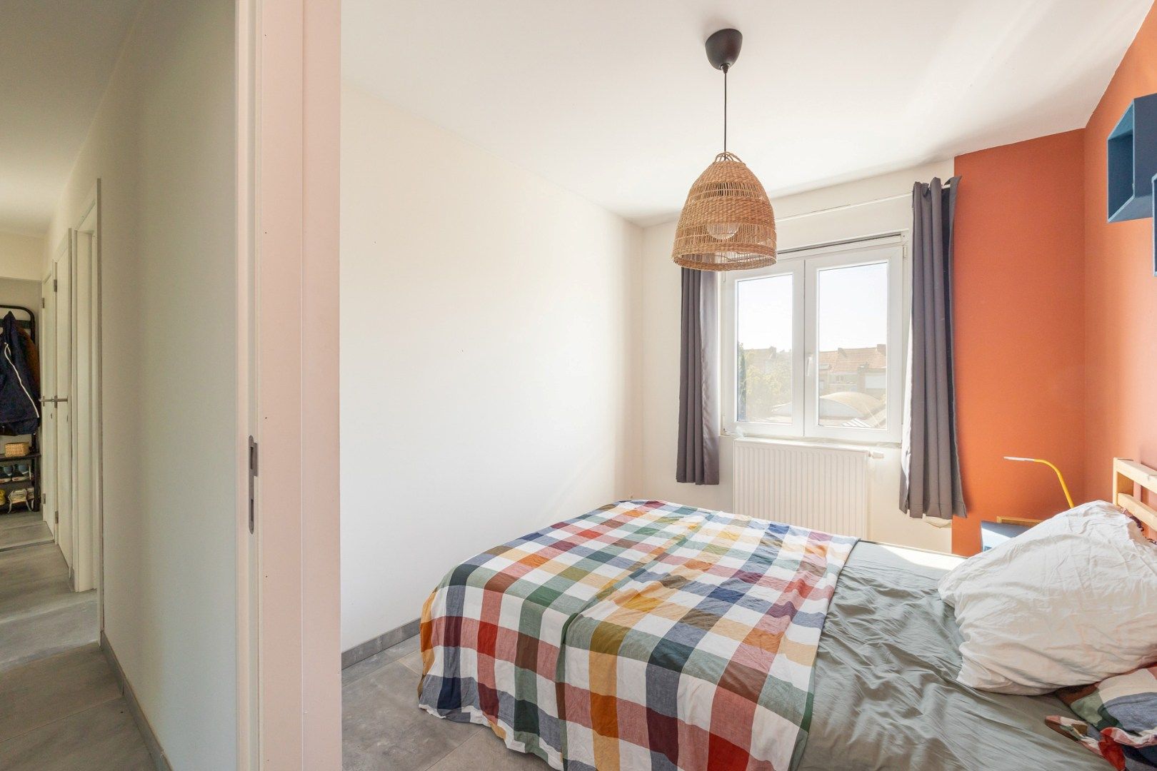 Gerenoveerd (2017) 2-slaapkamer appartement (112m²) met terras en autostaanplaats!  foto 9