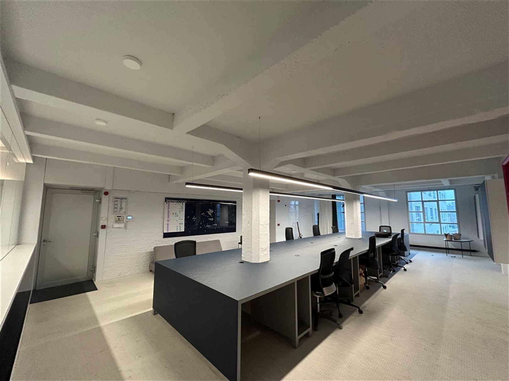 Kantoorgebouw foto 6