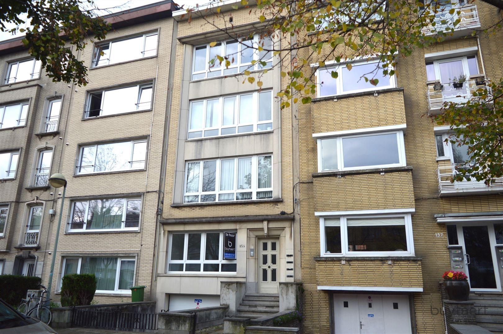 Gerenoveerd één slaapkamer appartement met tuin. foto 14