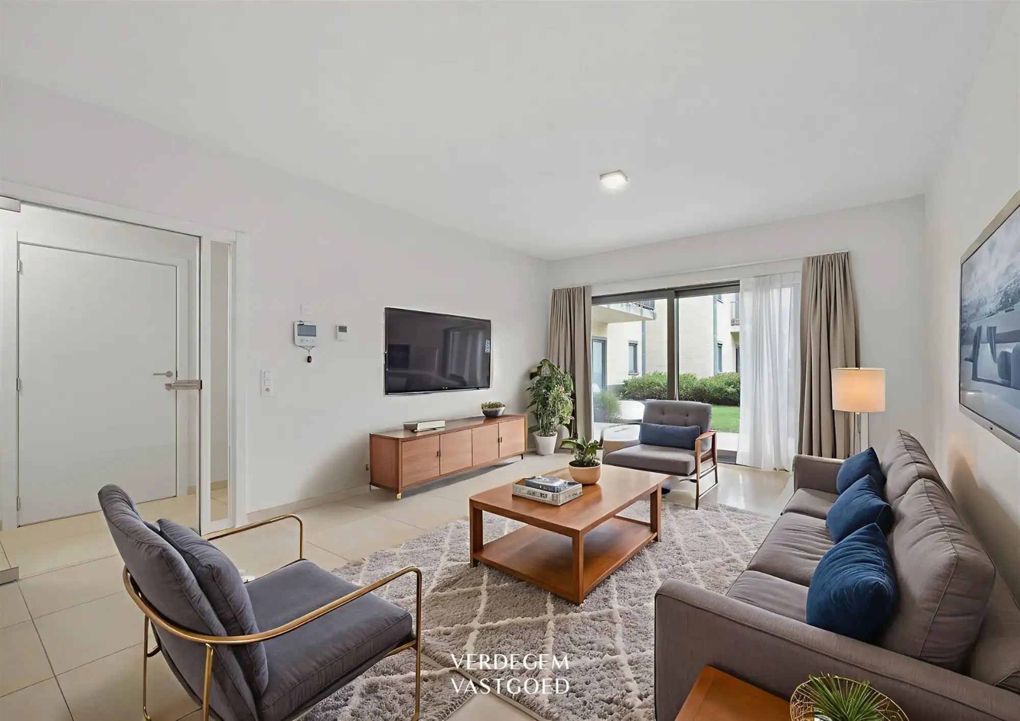 Comfortabel wonen met extra service: gelijkvloers assistentie-appartement met autostaanplaats foto {{pictureIndex}}