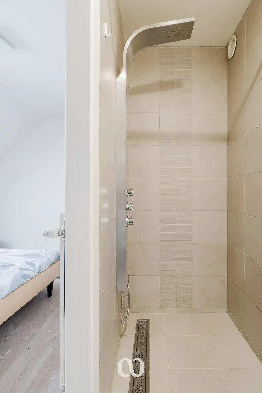 Prachtig gelegen duplex appartement met drie slaapkamers en garage foto 8