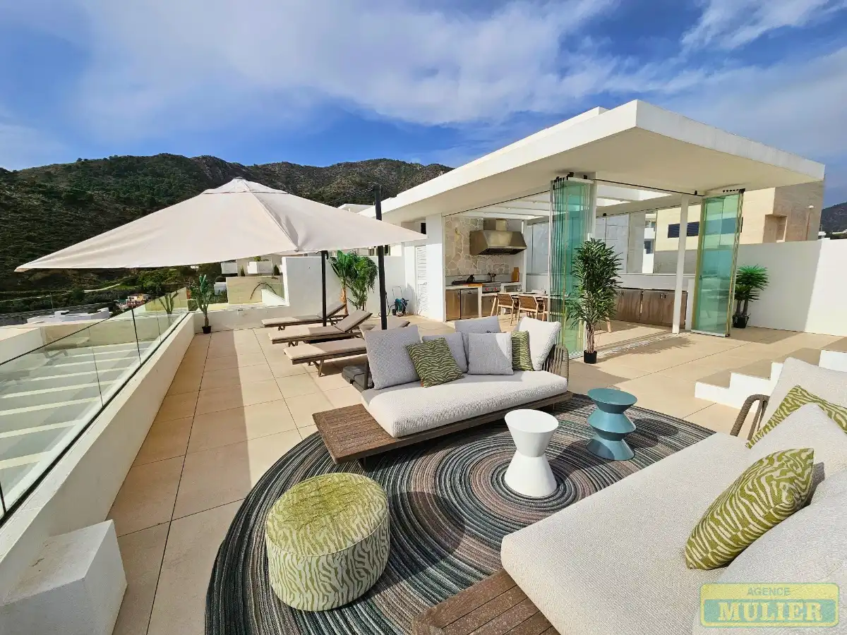 Appartement te koop foto {{pictureIndex}}