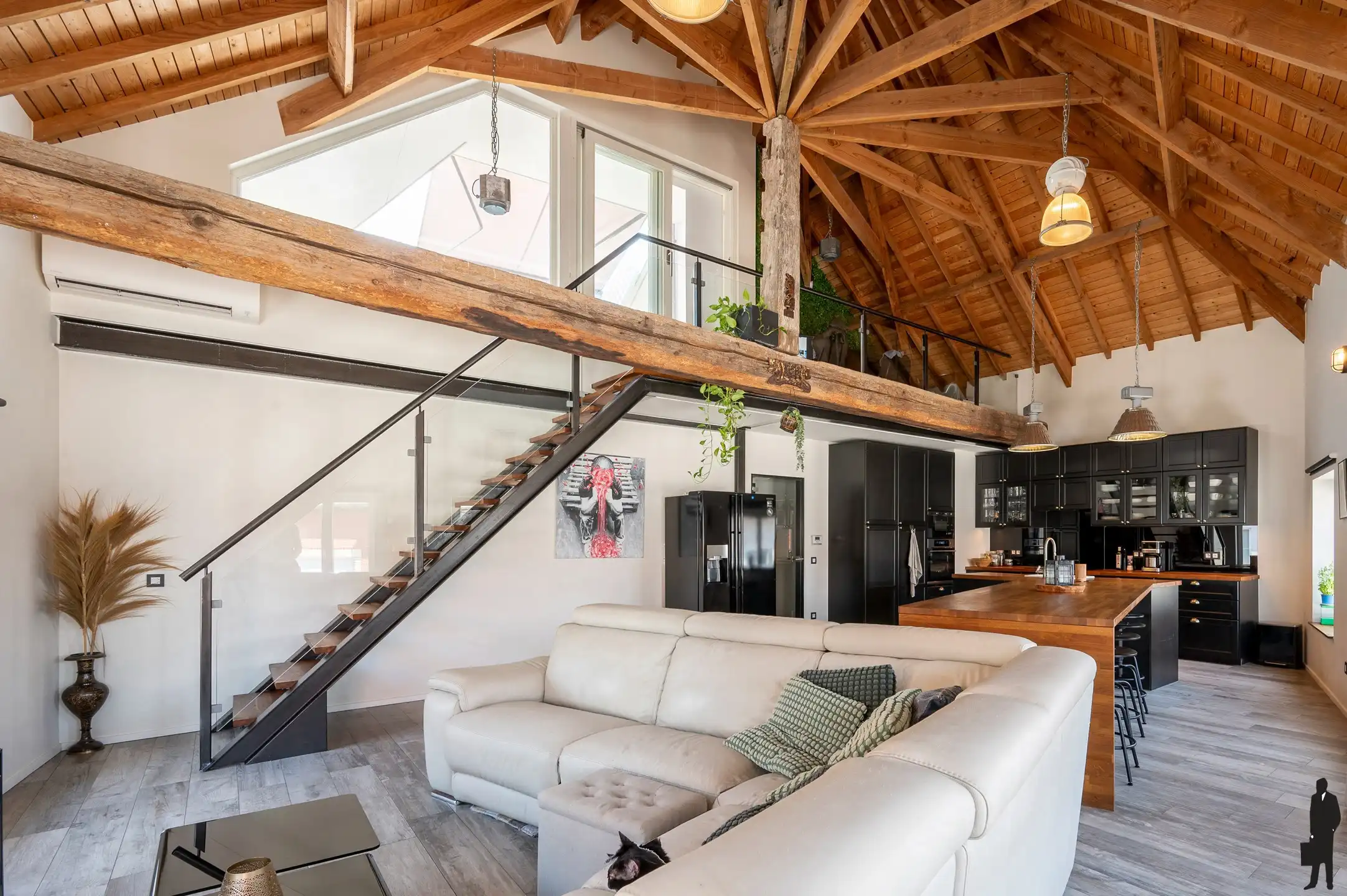 Prachtig appartement (155 m²) met 3 slaapkamers, bureau en terras in hartje Mechelen. foto {{pictureIndex}}