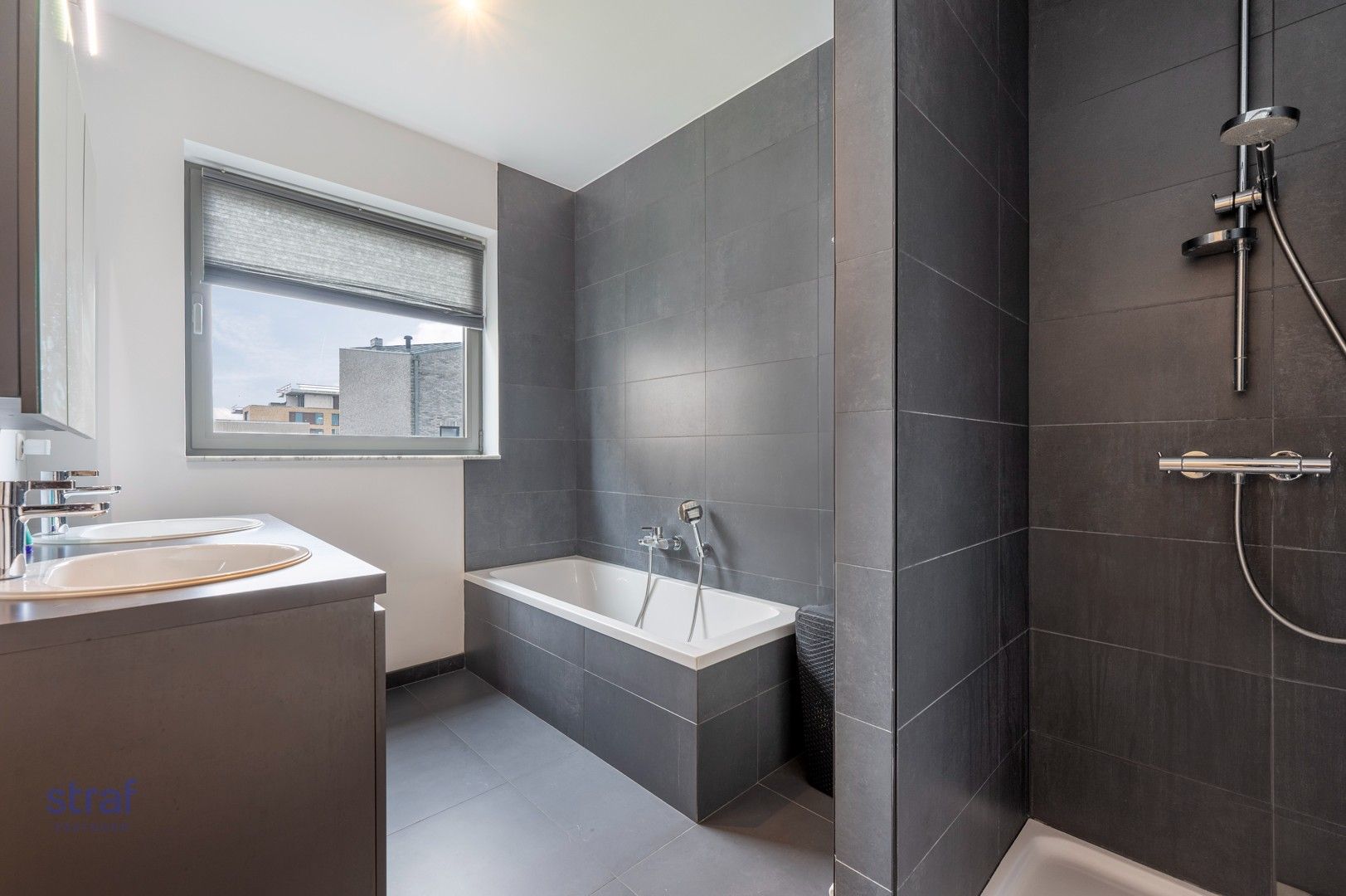 TE HUUR: Huis met 5 slaapkamers en 2 badkamers foto 9