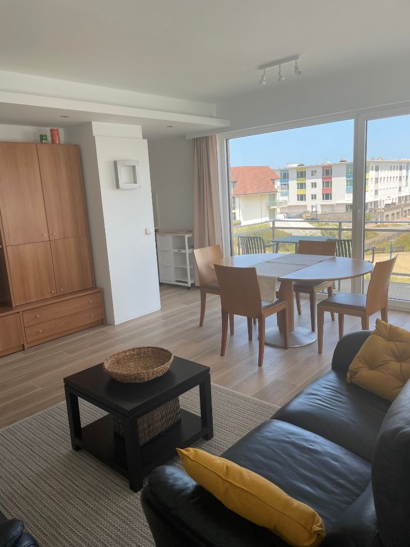 Gerenoveerd en lichtrijk appartement met schitterend open zicht over het Zonneplein! foto 4