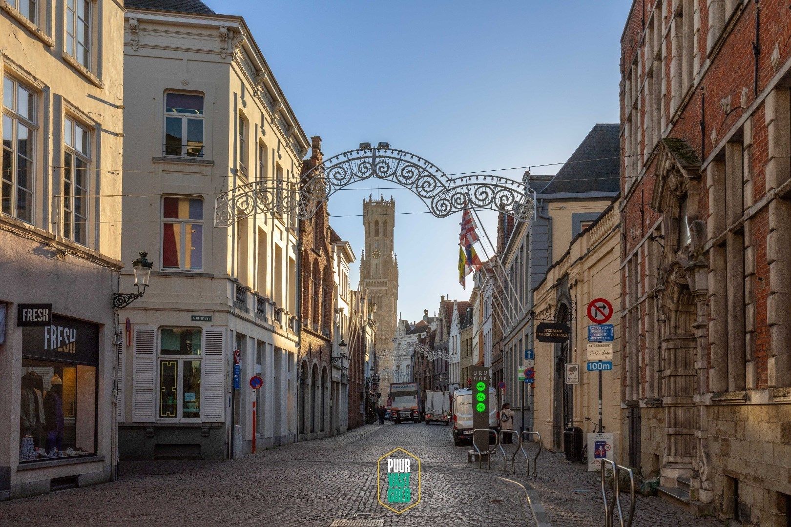 Gerenoveerd mooi Brugs hoekpand met trapgevel ingericht als kapsalon foto 5