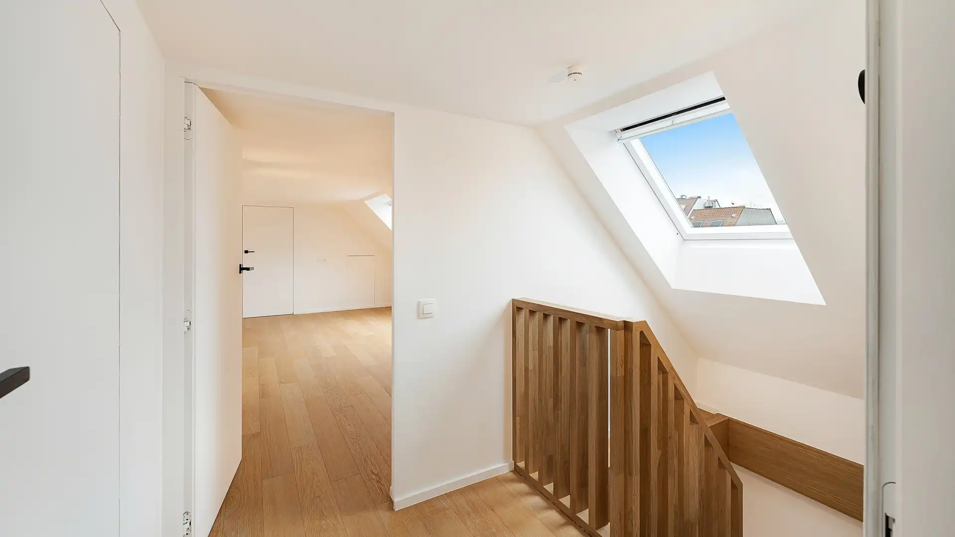 Ruime gerenoveerde duplex met 5 slaapkamers in Knokke. foto 24