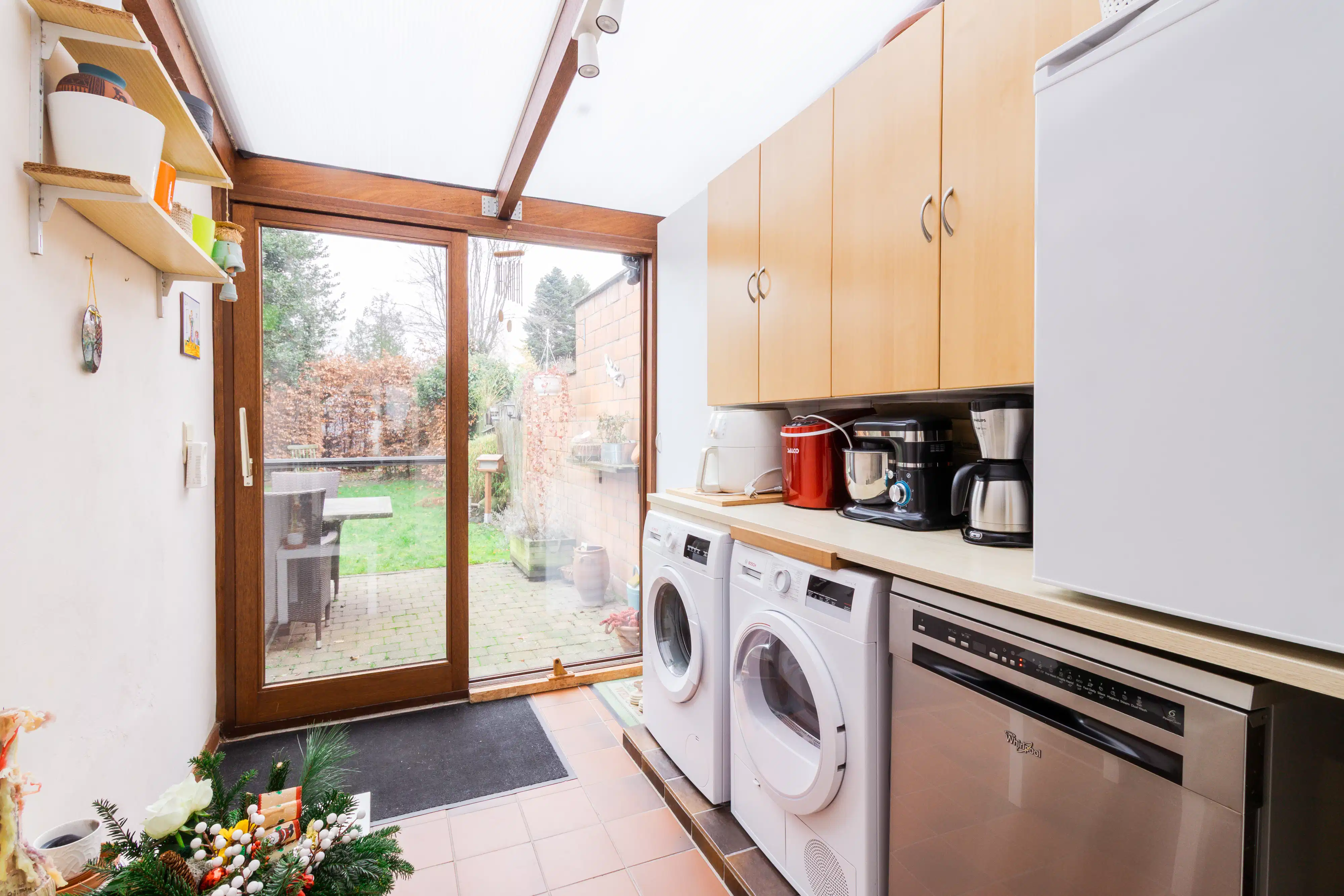 Gezellige woning met oprit en tuin op toplocatie in Schoten foto 9