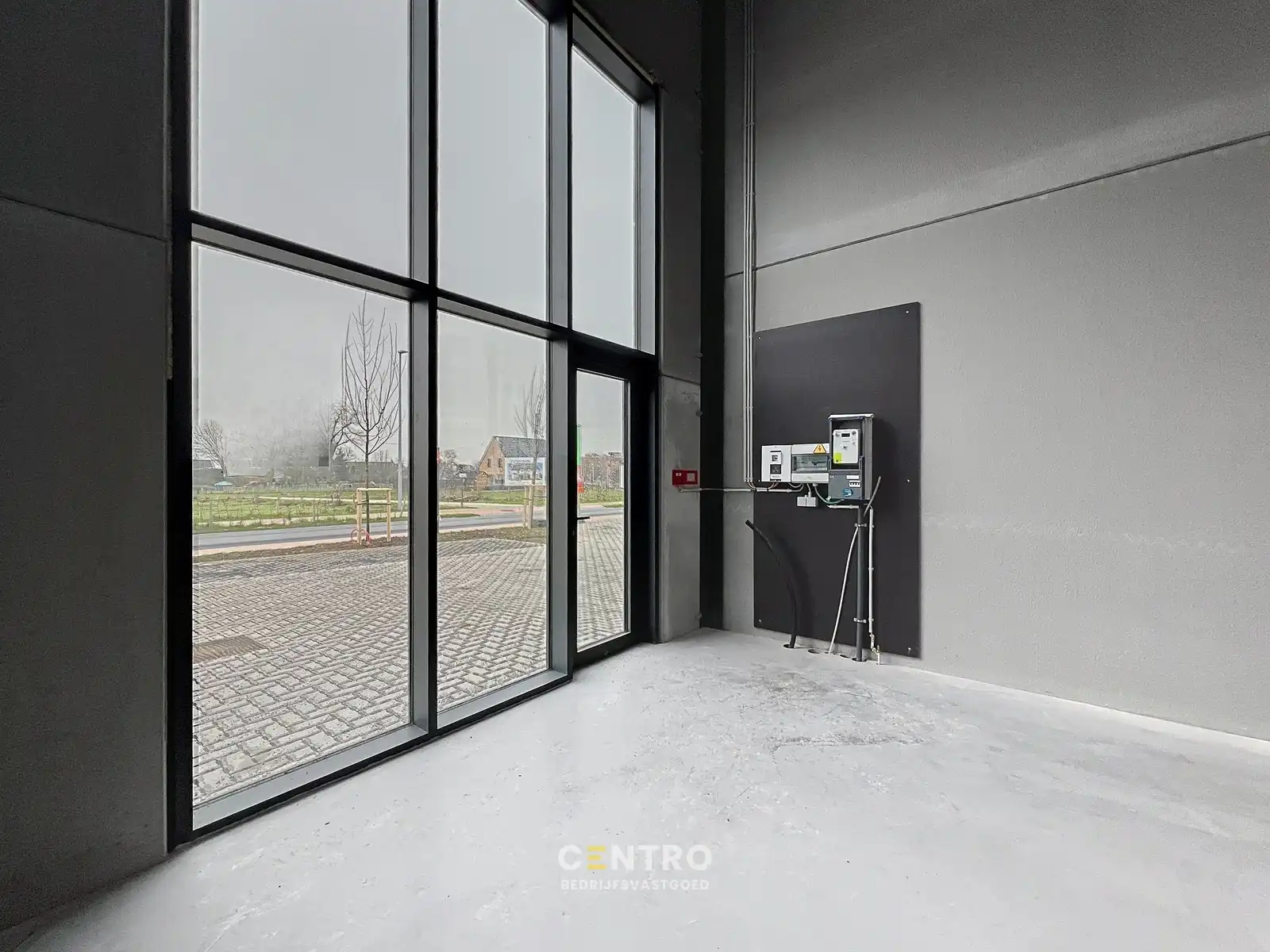 NB-magazijn van ± 275 m² incl. 3 parkeerplaatsen en moderne glaspartij in driehoek TIELT-DEINZE-WAREGEM ! foto 5