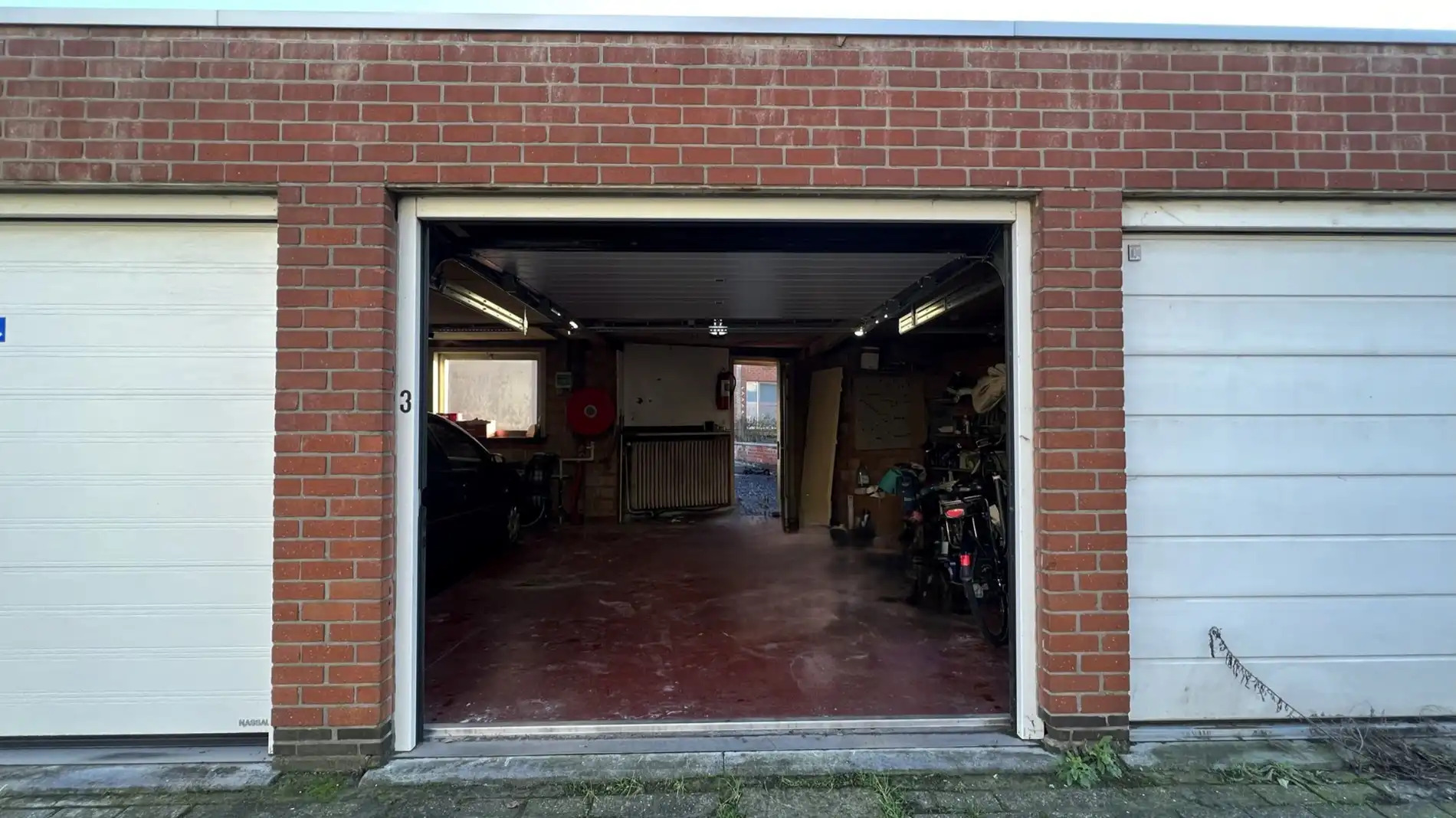 Garage met automatische poort TE HUUR in Zulte!  foto 2