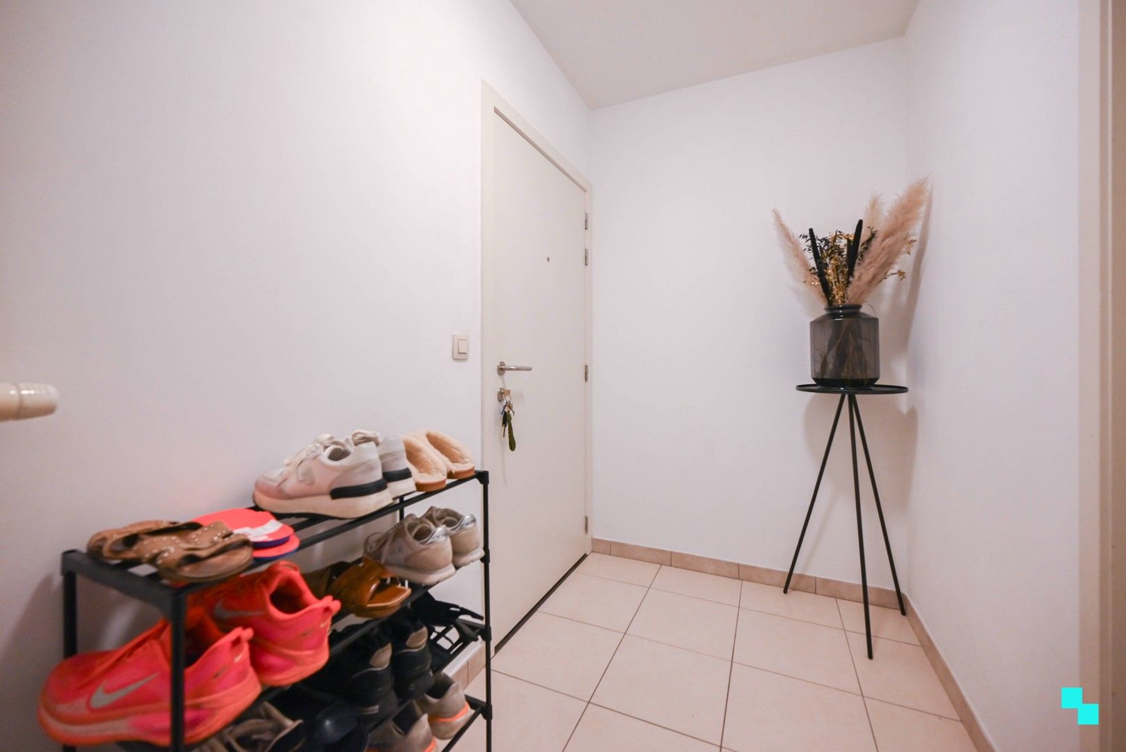 Appartement met ruim terras nabij centrum Oostrozebeke foto 2