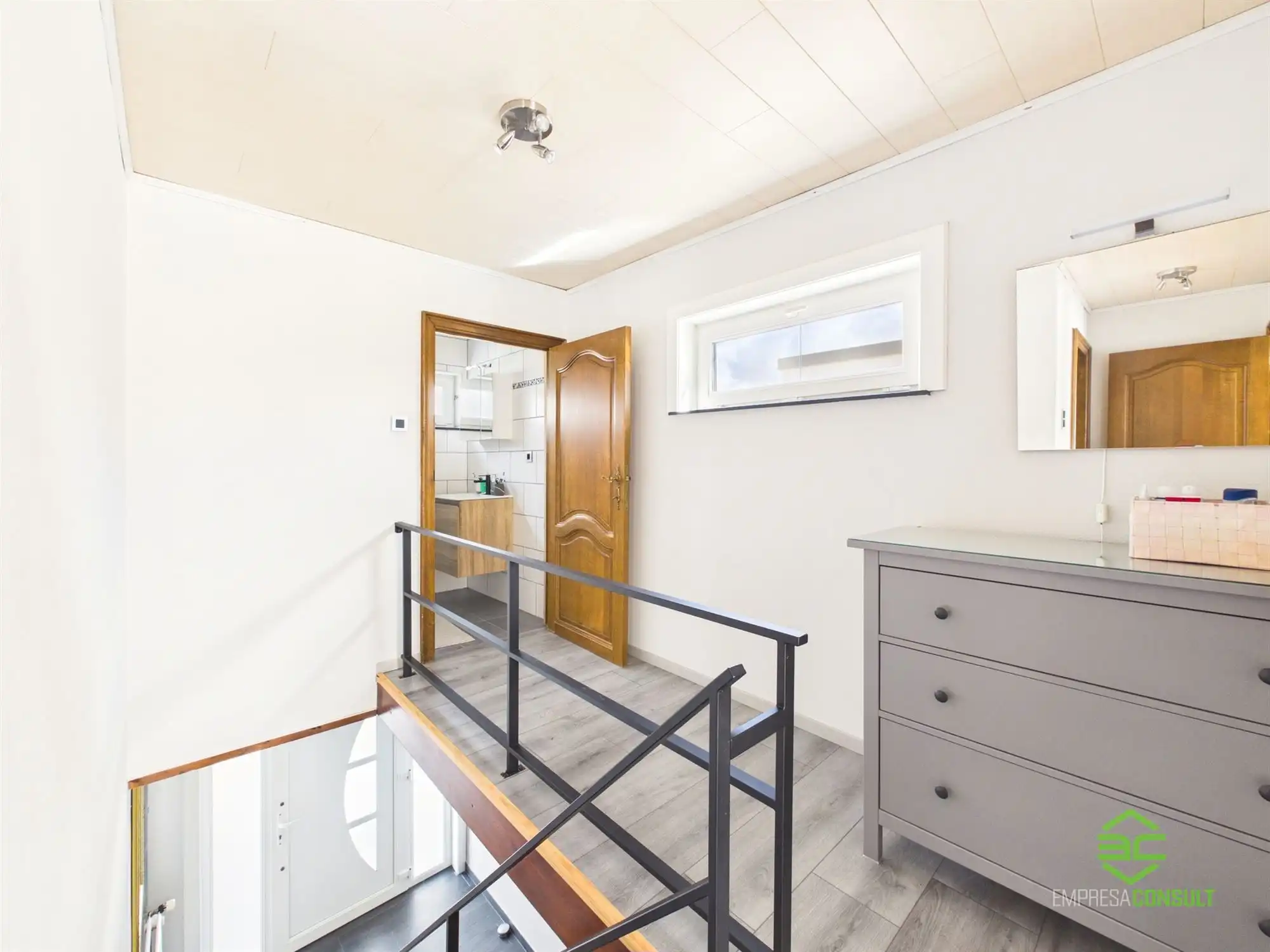 Instapklare gezinswoning op een rustige ligging in Velm! foto 14