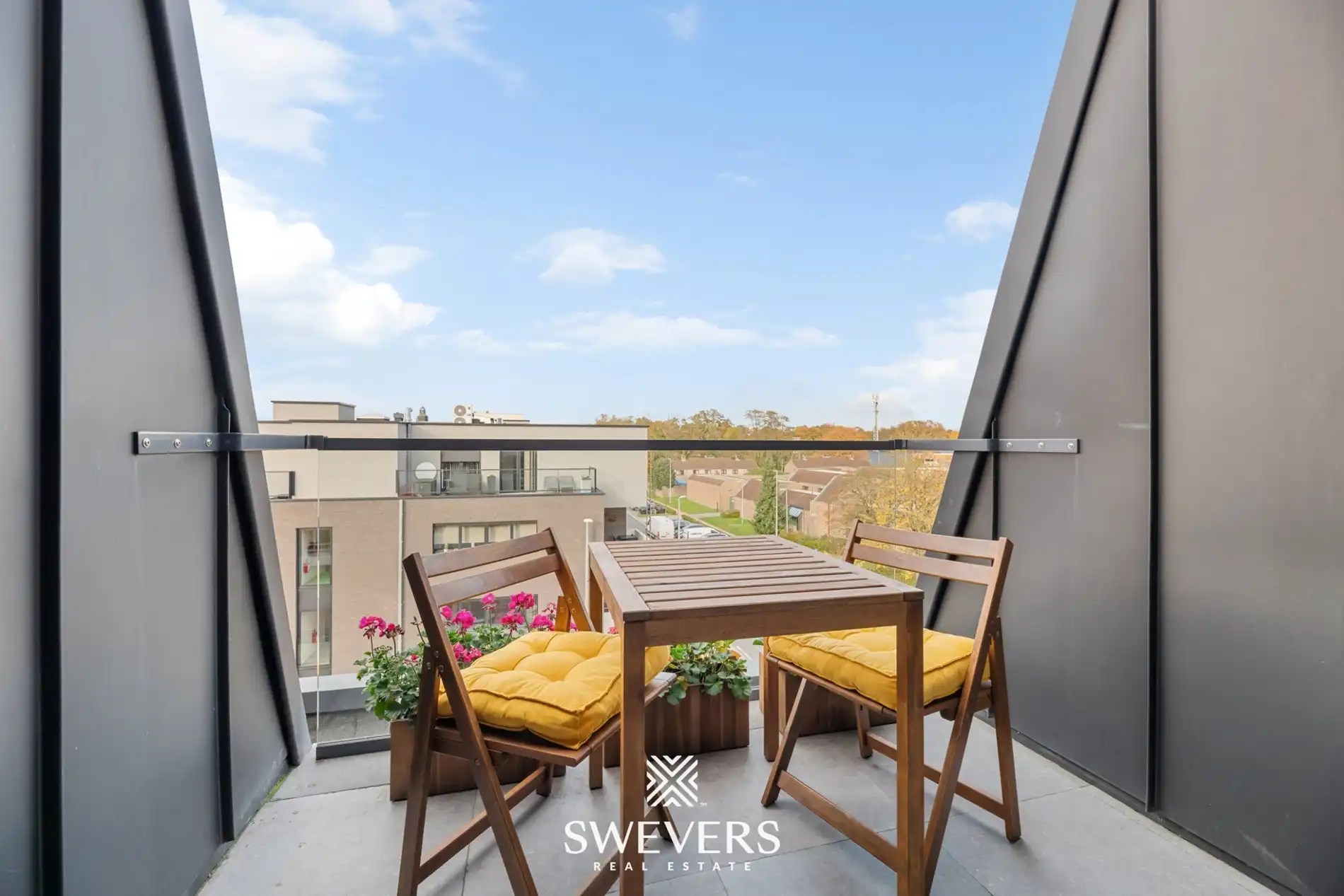 Ruim appartement (125m²) met 3 slpk in hartje Leopoldsburg foto 15