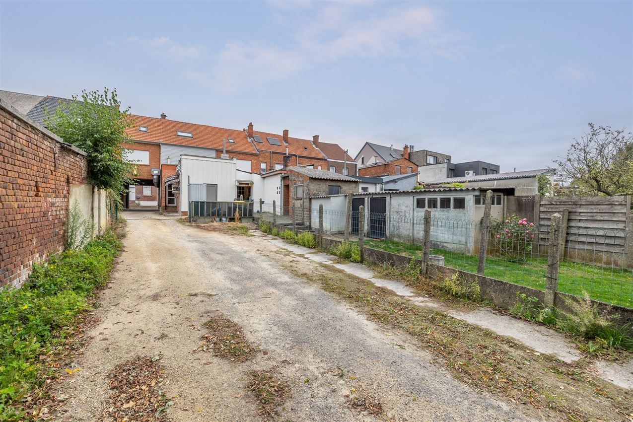 Handelswoonst met volledig uitgeruste frituur en appartement foto 5