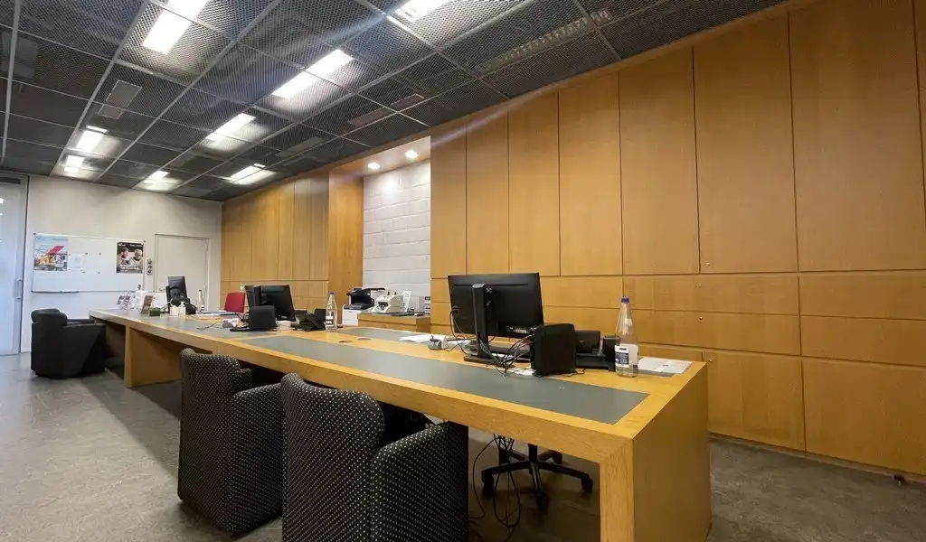 Handelspand te huur in het commercieel centrum van Schoten foto 8