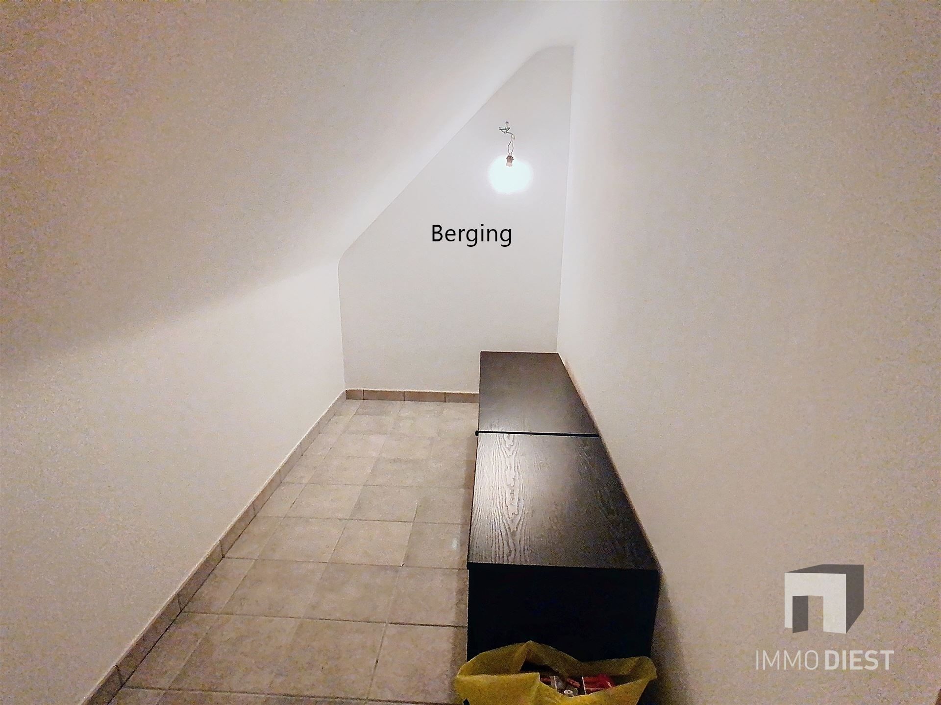 Triplex met 2 slaapkamers en inpandige garage foto 12