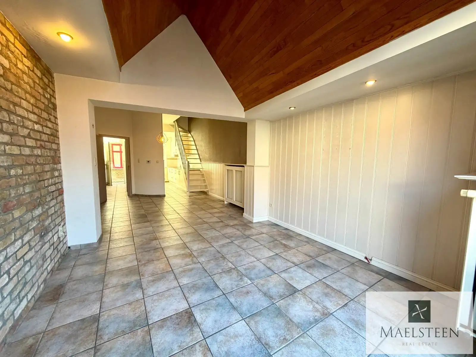 Instapklare trapgevelwoning, gelegen in Brugge centrum foto 7