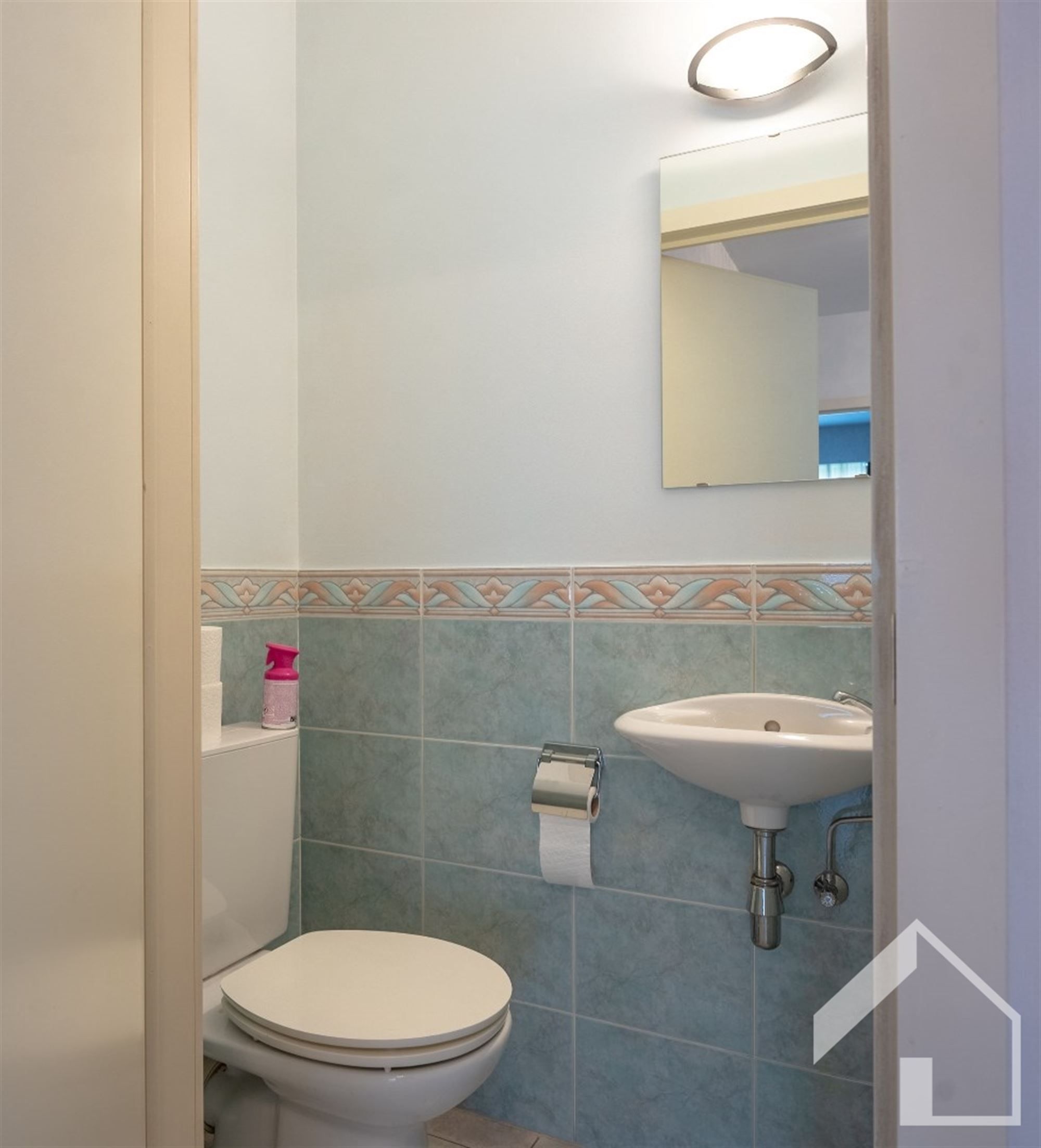 Rustig en ruim 2 slaapkamer appartement , lift en terras foto 6