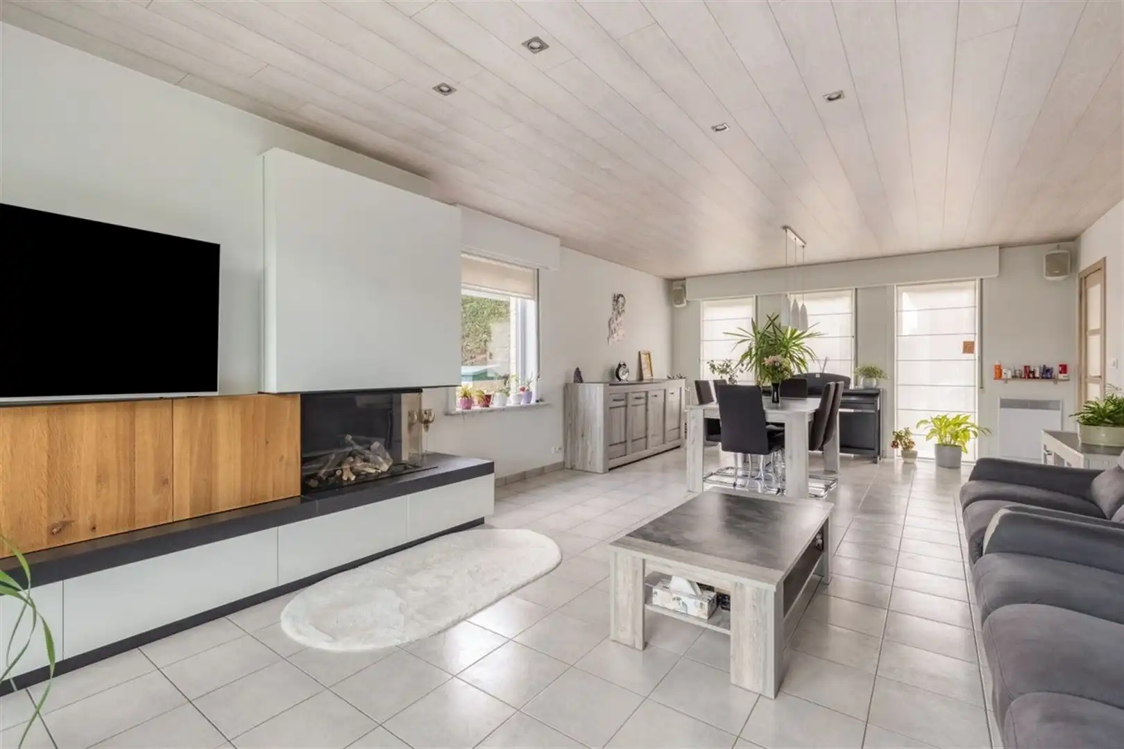 Verzorgde woning met 3 slpk en garage foto 11