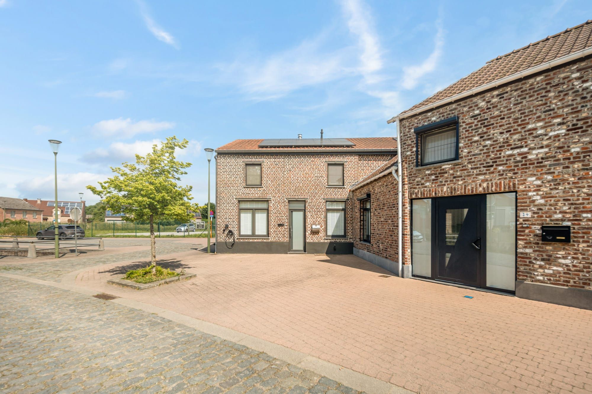 Knappe instapklare woning in het centrum van Zoutleeuw met 2 slaapkamers! foto {{pictureIndex}}