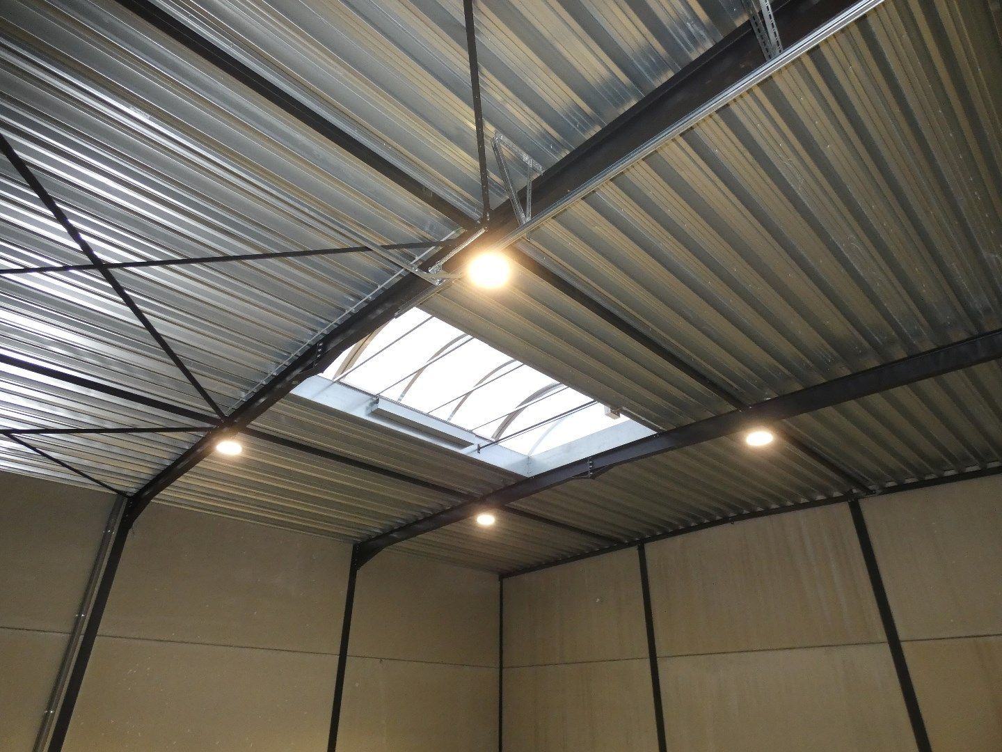 Loods - opslagruimte (225 m²), Industrieterrein Torhout foto 9