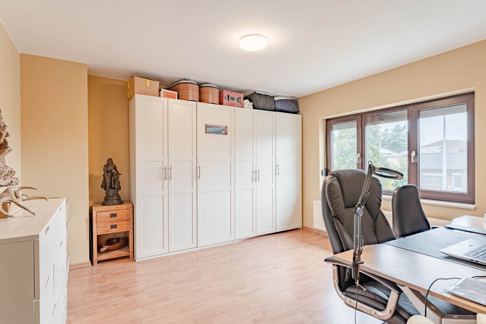 Gerenoveerde, goed onderhouden woning nabij het centrum van Bree mét een grote garage/werkplaats bereikbaar langs de Filterstraat aan de achterzijde van de woni foto 20