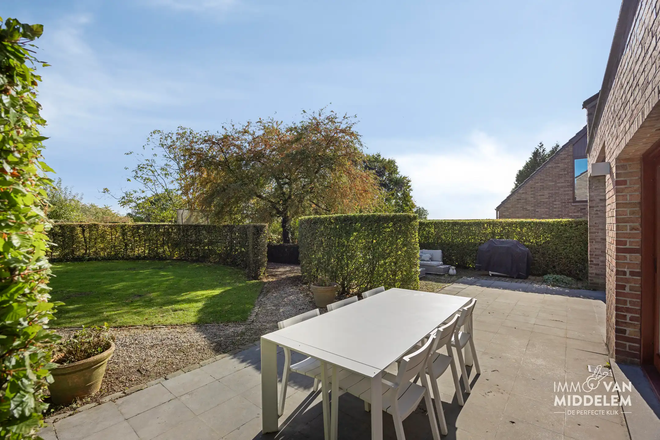 RUIME VILLA MET 4 KAMERS, GARAGE EN PRACHTIG AANGELEGDE TUIN foto 22