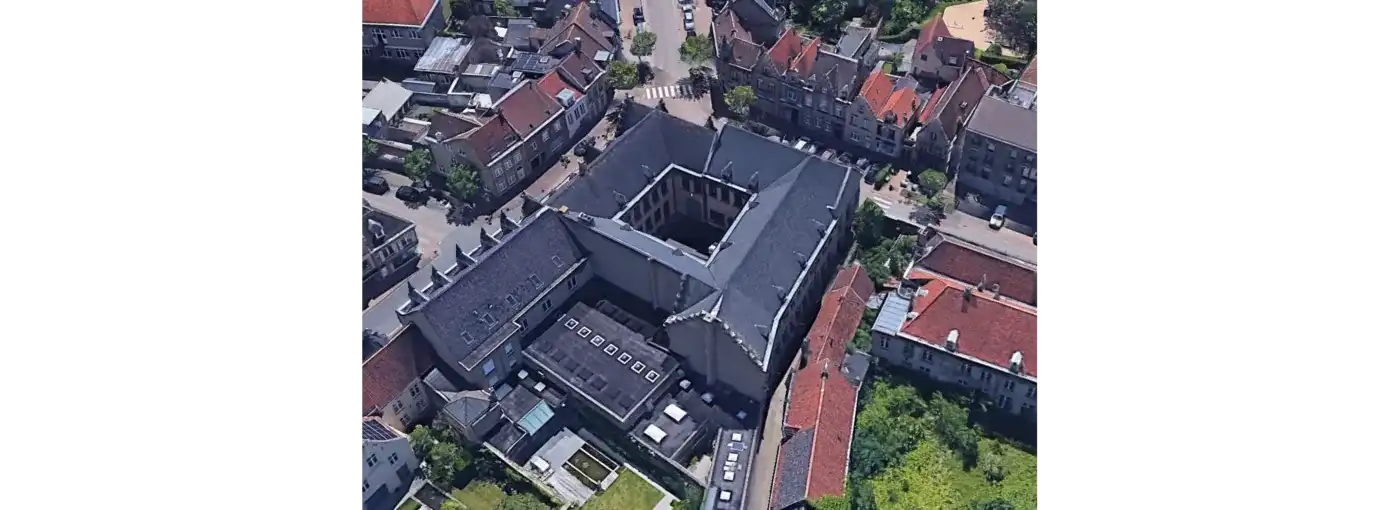 Veurne – Ruime site in de historische binnenstad met ontwikkelingsmogelijkheden foto 2