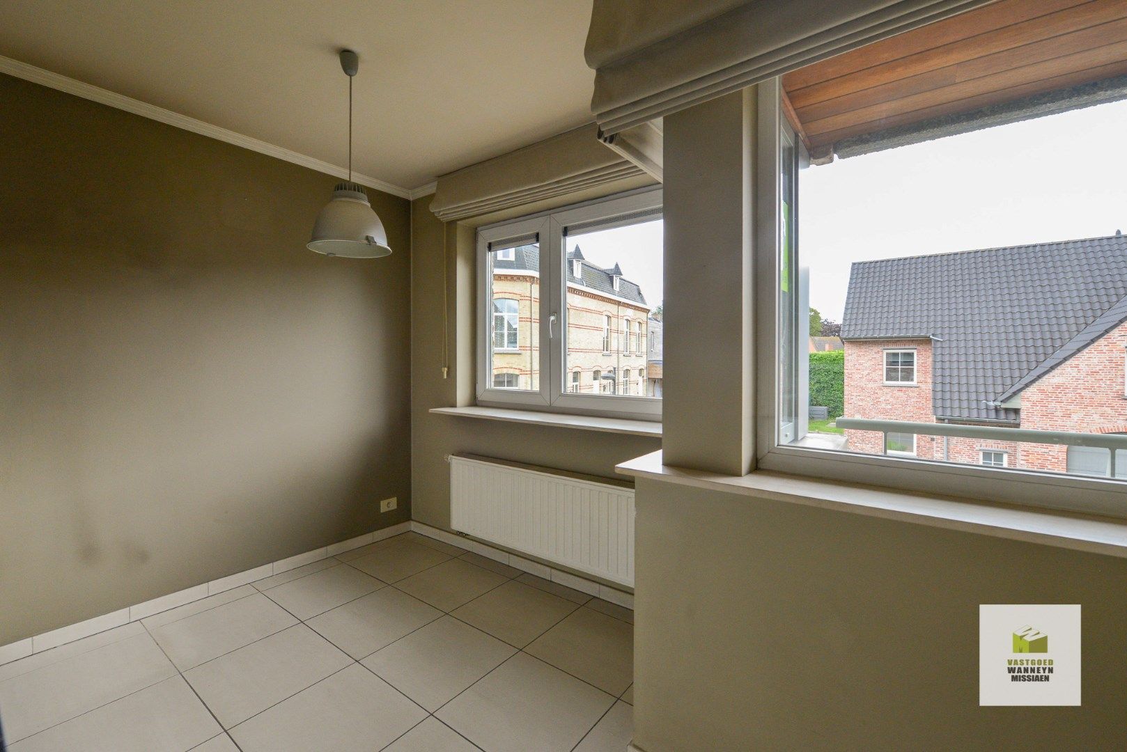 Ruim appartement met 2 slaapkamers, terras en garage in centrum Wingene foto 12