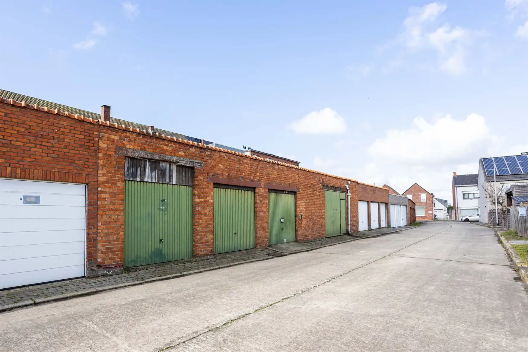 Opbrengsteigendom met handelspand en 5 appartementen in Zelzate foto 11