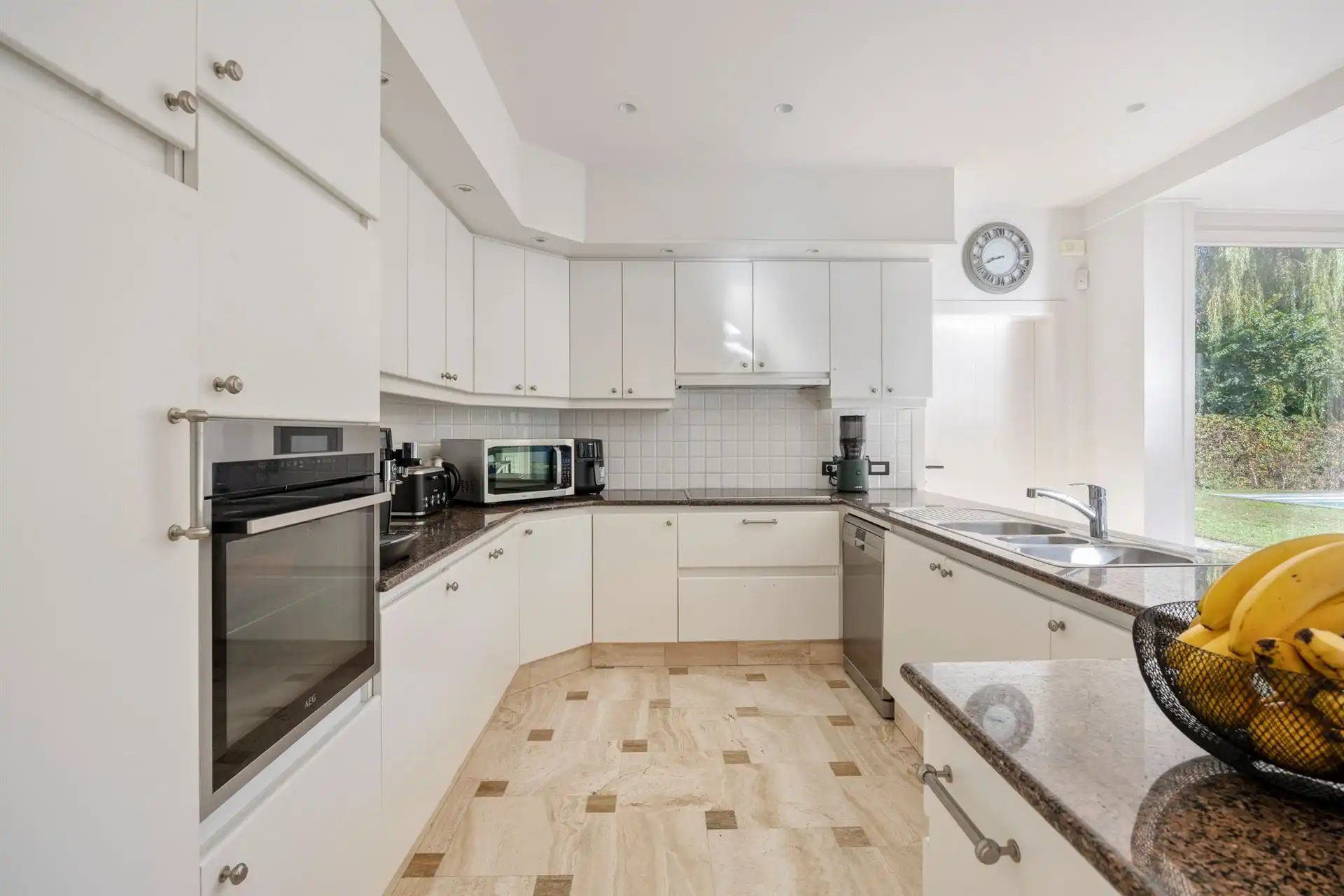 Prachtig gerenoveerde villa met 4 à 5 slpks en zwembad te Schilde foto 10