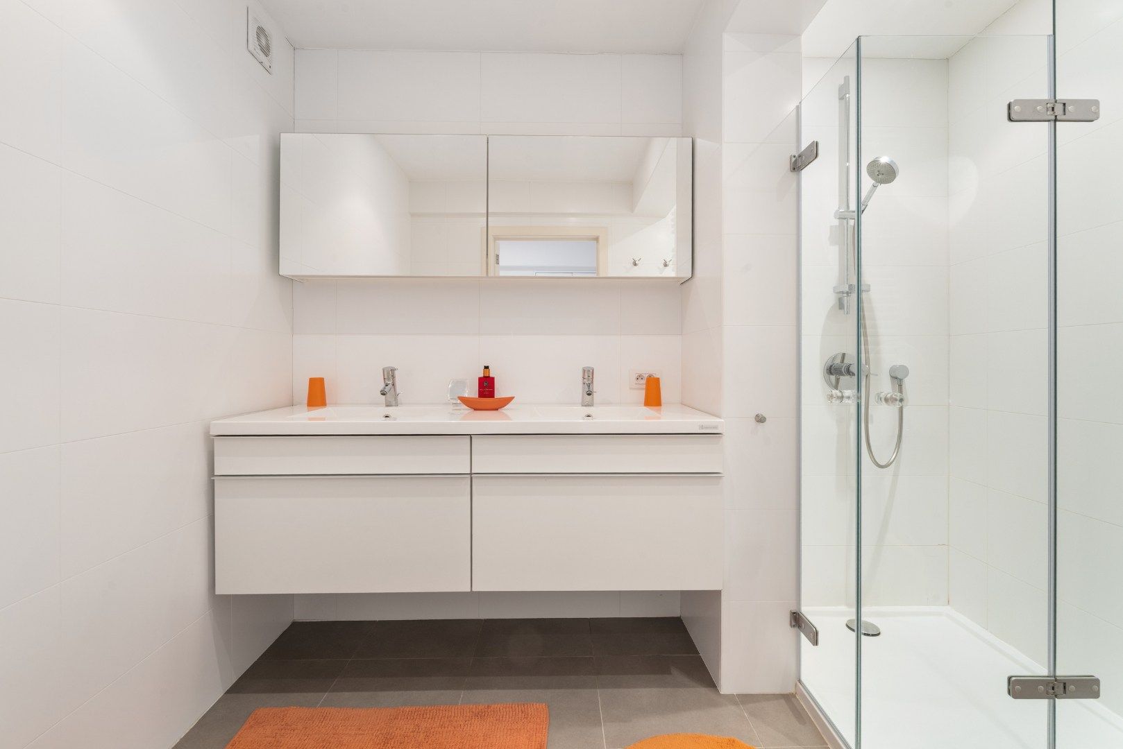 GERENOVEERD APPARTEMENT MET ZIJDELINGS ZEEZICHT: TOPLIGGING !! foto 12