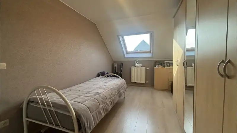 Ruime 3-slaapkamerwoning met TUIN en GARAGE te koop in Sint-Andries Brugge foto 14