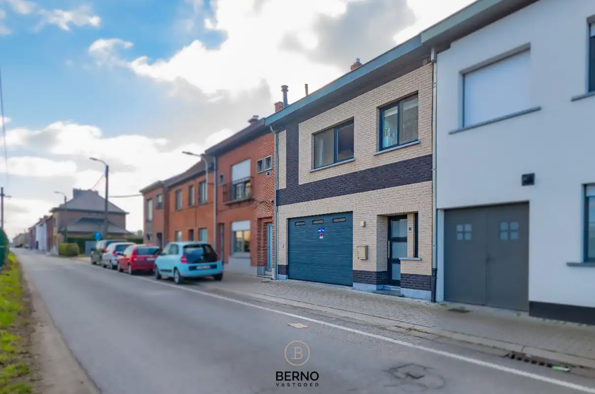 Hoofdfoto van de publicatie: Instapklare woning met garage