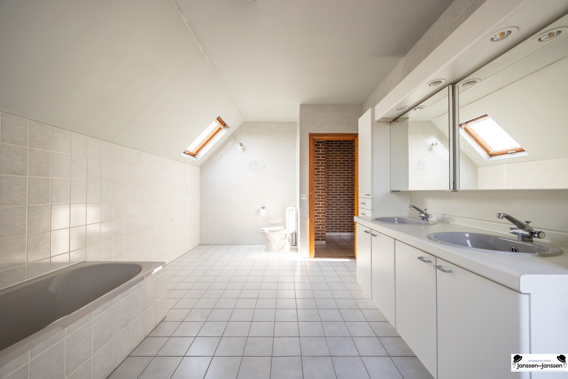 Ruime gezinswoning met 3à4 slaapkamers, kelder op een centrale locatie! foto 25
