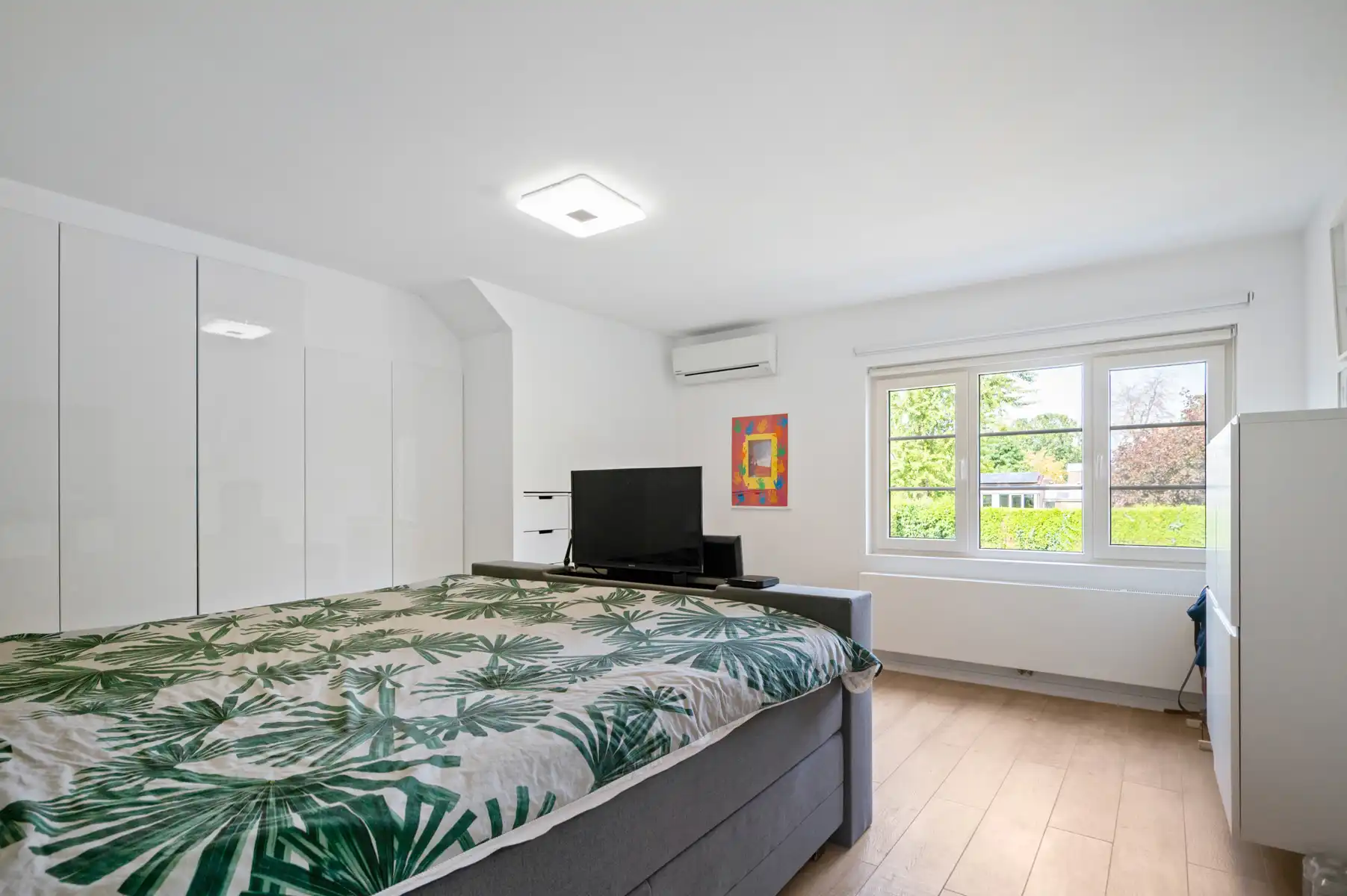 Volledig vernieuwde energiezuinige villa met buitenzwembad foto 17